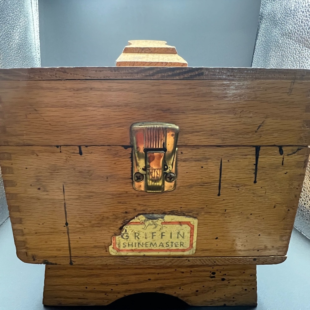 Griffin Shinemaster wooden box